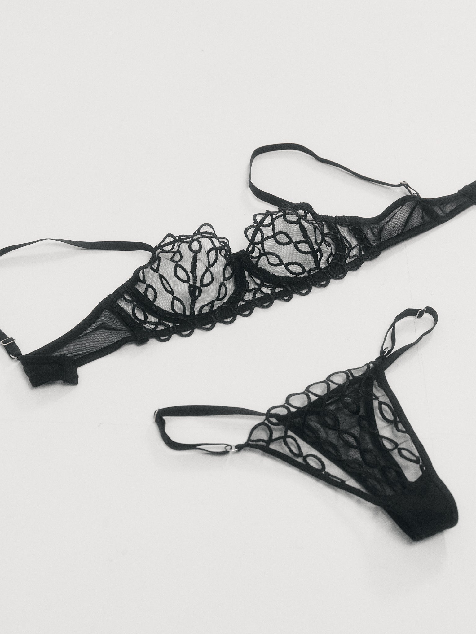 SET MANON